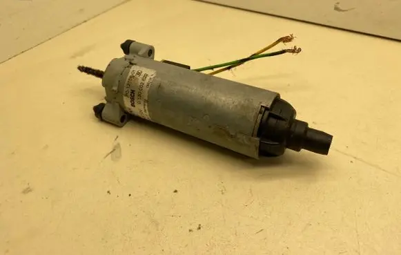 Mercedes-Benz E W211 Seat adjustment motor 0130002622 P01215601 080106N