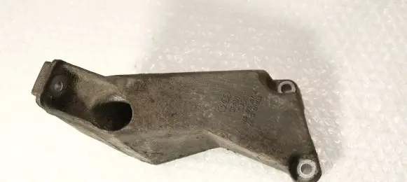 Audi A4 S4 B6 8E 8H Engine mounting bracket 8E0199307A