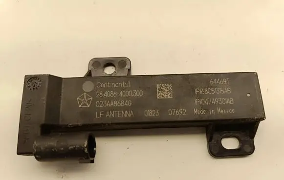Chrysler Pacifica Aerial antenna amplifier 68051315AB 023AA8684G 2840864000300