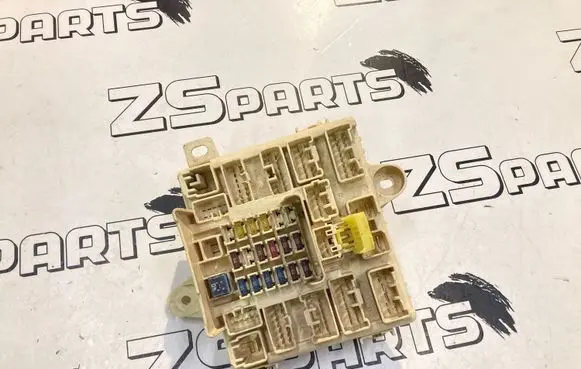 Lexus IS 200-300 Fuse box set