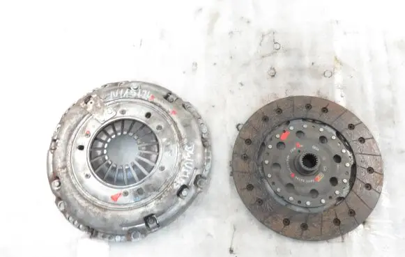 Renault Trafic III (X82) Clutch set kit 301015679R 302105151R