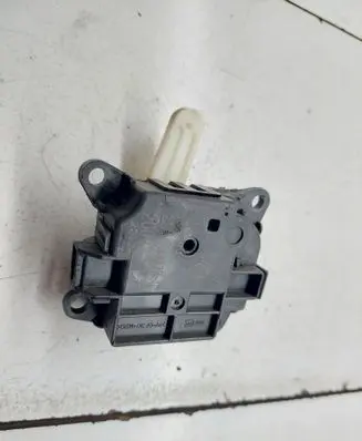 Nissan Navara D23 Air flap motor/actuator 277304JA3BG 200222E
