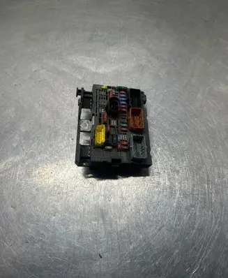 Peugeot 308 BSM Control unit 9666700580