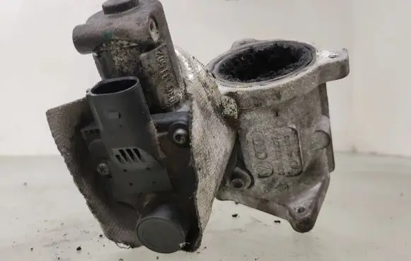 Volkswagen Caddy EGR valve 03G131502 03G129637A