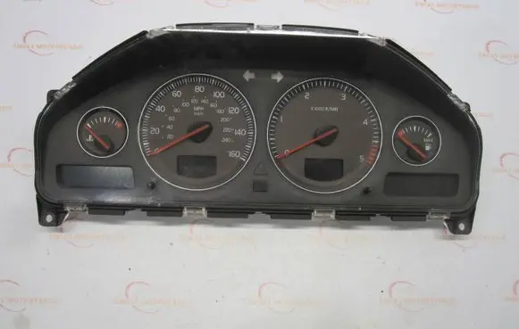 Volvo XC90 Speedometer (instrument cluster) 8673269