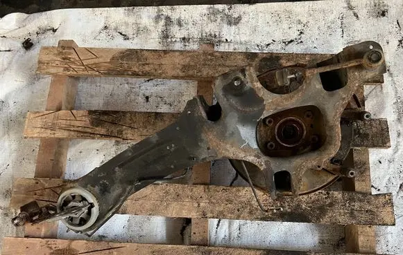 Volvo XC60 Rear wheel hub spindle/knuckle 7G915A969
