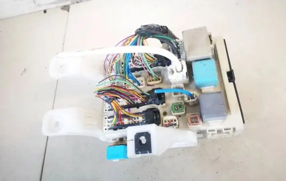 Toyota Prius (XW20) Fuse box set 8273047290 82730-47290