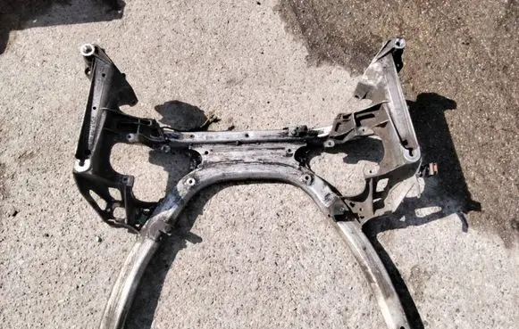 BMW 5 E60 E61 Front subframe 6759462