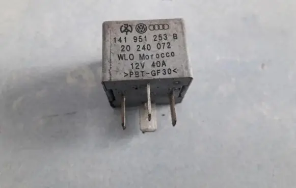 Volkswagen Golf IV Other relay 141951253B 20240072