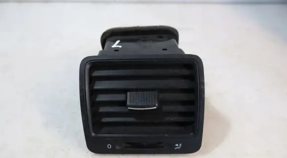Volkswagen Golf V Dashboard side air vent grill/cover trim