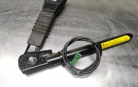 Opel Astra G Front seatbelt buckle 90560656