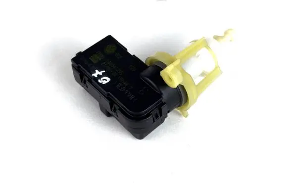 Headlight level adjustment motor