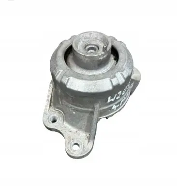 Mercedes-Benz C W205 Engine mount bracket A2052400800