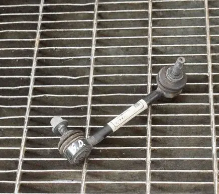 Tesla Model 3 Rear anti-roll bar/stabilizer link 104449600E