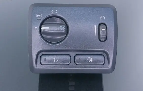 Fog light switch