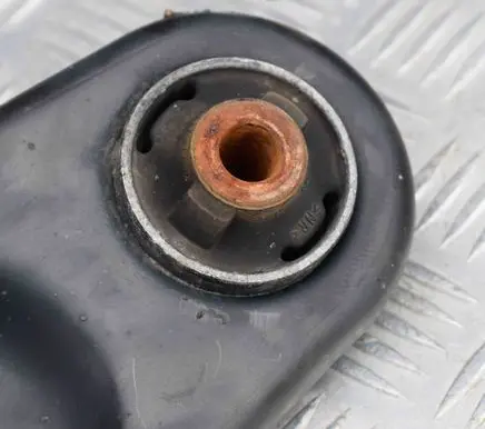 Citroen C3 Picasso Front lower control arm/wishbone D27