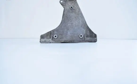 Audi A4 S4 B5 8D Engine mounting bracket 8D0199308L