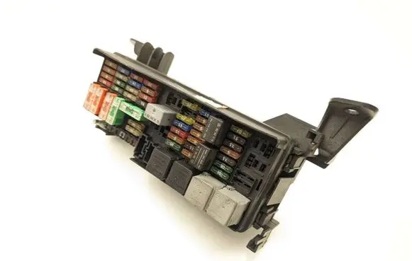 Mercedes-Benz ML W164 Fuse module A1645451740