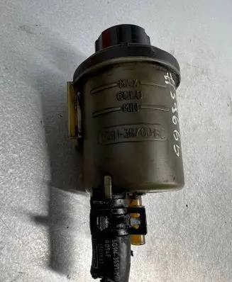 Volvo XC70 Power steering fluid tank/reservoir 6C913R700BC