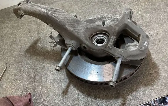 Audi e-tron Front wheel hub spindle knuckle 9J1407246B