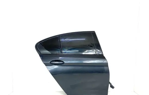 BMW M5 F90 Rear door 7408964