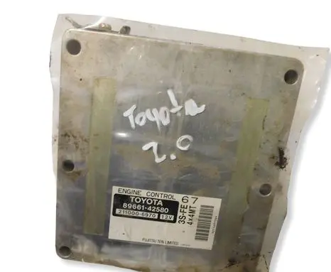 Toyota RAV 4 (XA10) Engine control unit/module ECU 8966142580 2110006970 3SFE