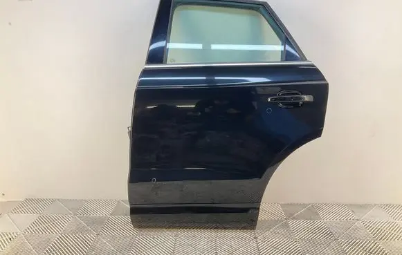 Audi Q3 8U Rear door