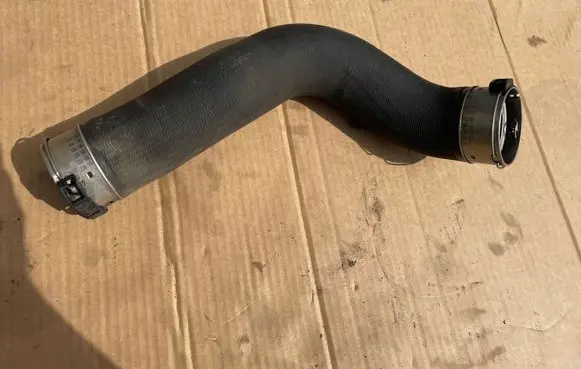 BMW 5 F10 F11 Intercooler hose/pipe 7810615