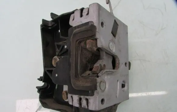 Opel Corsa C Front door lock 24434883