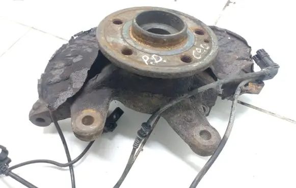 Mercedes-Benz Vito Viano W639 Front wheel hub spindle knuckle