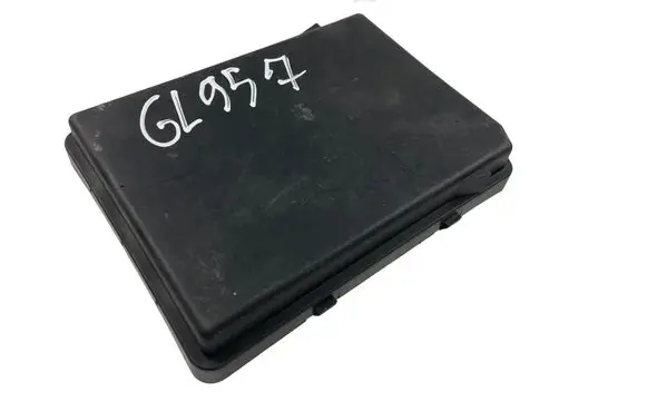Dacia Sandero III Fuse module 284B71965R