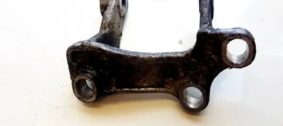 Audi A4 S4 B5 8D Engine mounting bracket