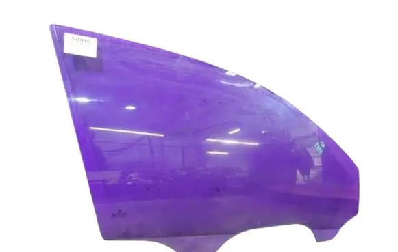 Volkswagen PASSAT B5.5 Front door window glass four-door