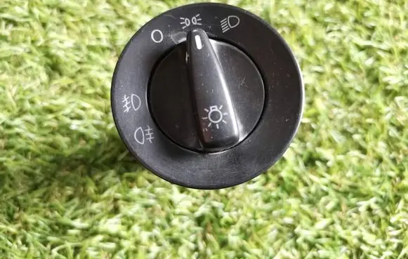Volkswagen Golf IV Light switch 1C0941531A 04052031