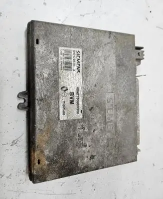 Renault Laguna I Engine control unit/module S101725111Q HOM7700860308