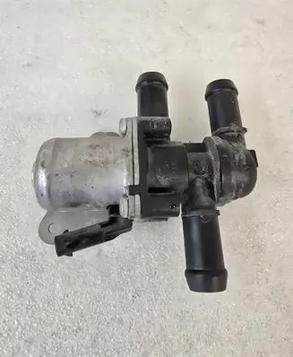 Volvo XC90 Coolant heater control valve 31461924