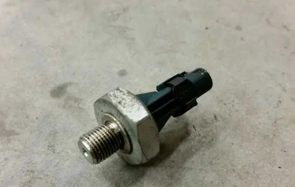 Audi A3 S3 8V Oil pressure sensor 06L919081
