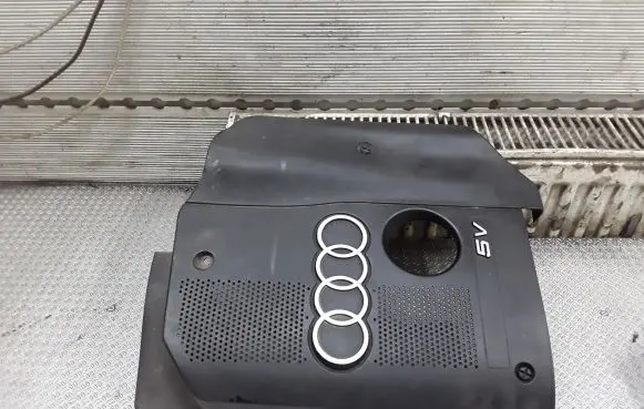 Audi A4 S4 B5 8D Engine cover (trim)