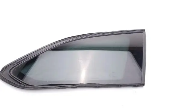 BMW 5 G30 G31 Rear side window 7387468