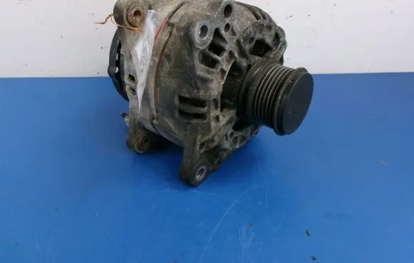 Skoda Fabia Mk2 (5J) Generator/alternator 045903023A
