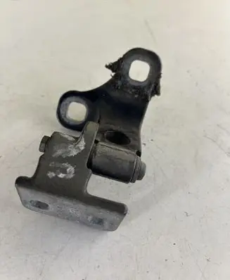 Land Rover Range Rover L322 Front door upper hinge 70254489