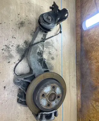 Mini One - Cooper Coupe R56 Rear wheel hub spindle/knuckle 