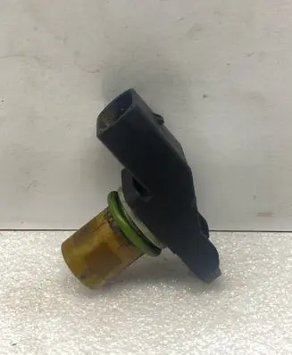 BMW 7 E65 E66 Camshaft position sensor 7794646 171110