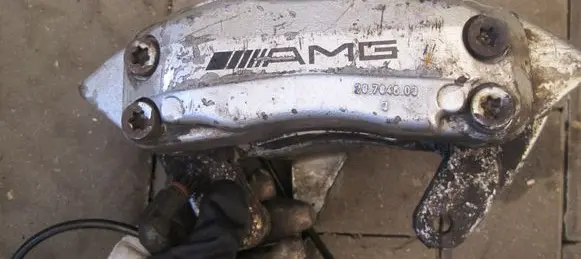 Mercedes-Benz C W203 Front brake caliper 20704603
