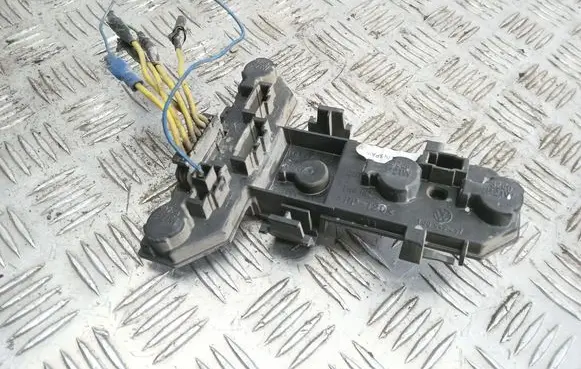 Volkswagen Golf IV Tail light bulb cover holder 1J6945257