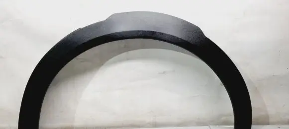 Fender trim (molding)