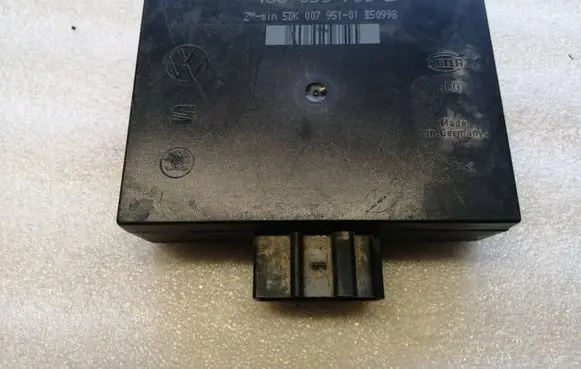 Skoda Octavia Mk1 (1U) Engine control unit/module 1J0959799L T50998 5DK00795101