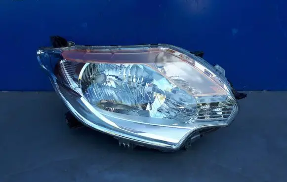 Mitsubishi L200 Headlight/headlamp 8301C738