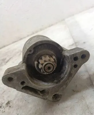 Peugeot 205 Starter motor M1T50172