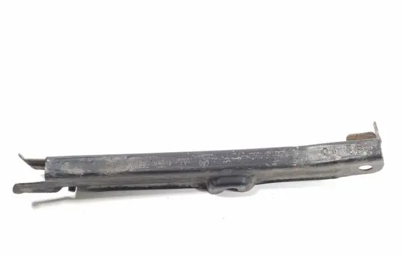 Mercedes-Benz ML W164 Front bumper mounting bracket A1648800414